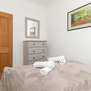 https://pass-the-keys-stylish-2-bed-central-bath-apartment-with.tophotelsbath.com