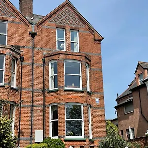 Gasthuis The Raffles, Exeter